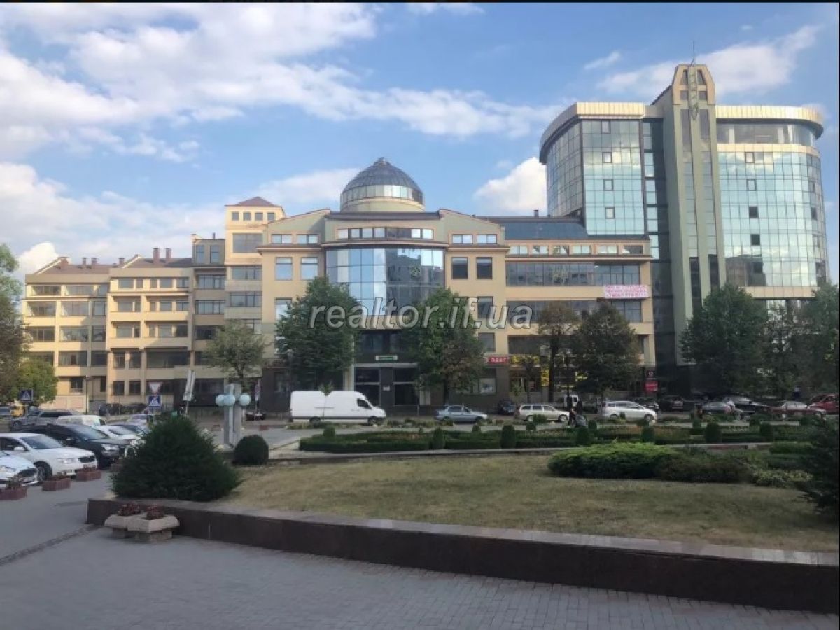 Prodayetsya_velyka_komertsiina_nerukhomist_na_vulytsi_Hrushevskoho_16927_2_1568033346.jpg
