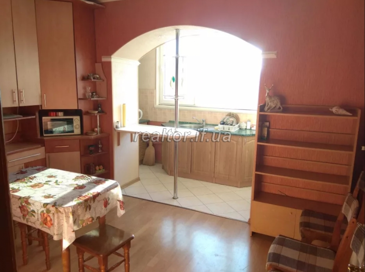  Große Einzimmerwohnung zum Verkauf in einem bebauten und bewohnten Haus im Pasichna-Mikrodistrikt in der Khimikov-Straße