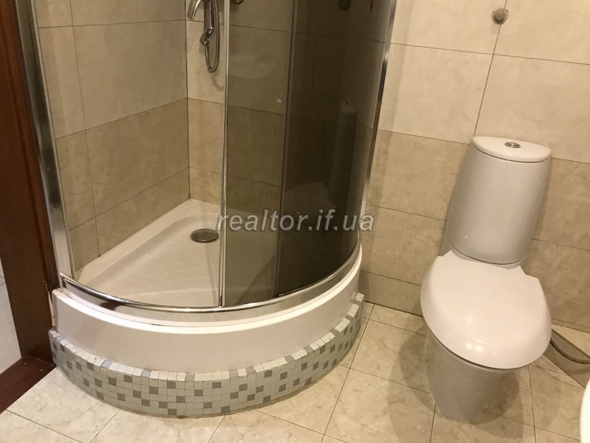 Prodayetsya_velyka_prostora_z_remontom_i_meblyamy_kvartyra_po_vulytsi_Ivasyuka_21055_27_1638449832.jpeg