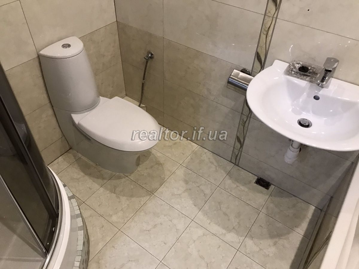Prodayetsya_velyka_prostora_z_remontom_i_meblyamy_kvartyra_po_vulytsi_Ivasyuka_21055_2_1638449826.jpeg