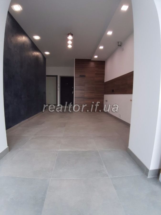  Zu verkaufen eine große helle Wohnung mit herrlicher Aussicht von einem hochwertigen Entwickler in mycarya Pasichna