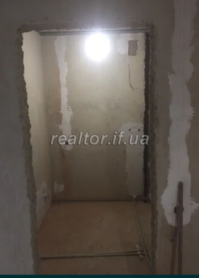 Продаю двохкімнатну квартиру в затишному районі міста з гарним плануванням