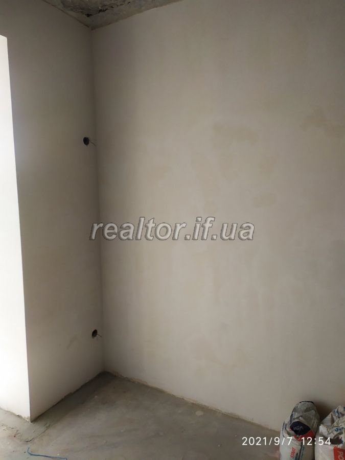 Prodazh_1_kimnatnoyi_kvartyry_nepodalik_tsentralnoyi_chastyny_mista_iz_nezavershenym_remontom_20672_0_1631773747.jpeg