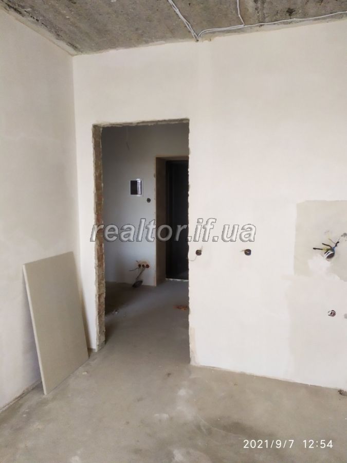 Prodazh_1_kimnatnoyi_kvartyry_nepodalik_tsentralnoyi_chastyny_mista_iz_nezavershenym_remontom_20672_4_1631773748.jpeg
