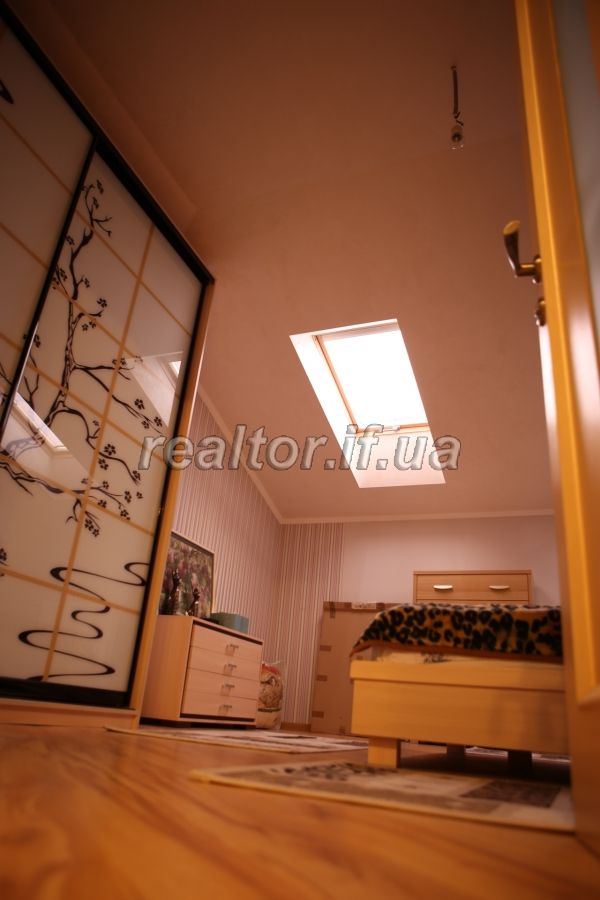 Prodazh_budynku_dlya_velykoyi_sim«yi_v_tsentri_Ivano-Frankivska_z_kapitalnym_remontom_21581_6_1654765461.jpeg