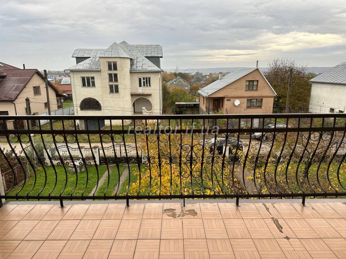 Prodazh_budynku_hotovoho_do_prozhyvannya_z_remontom_v_seli_Uhryniv__22704_21_1698774038.jpeg