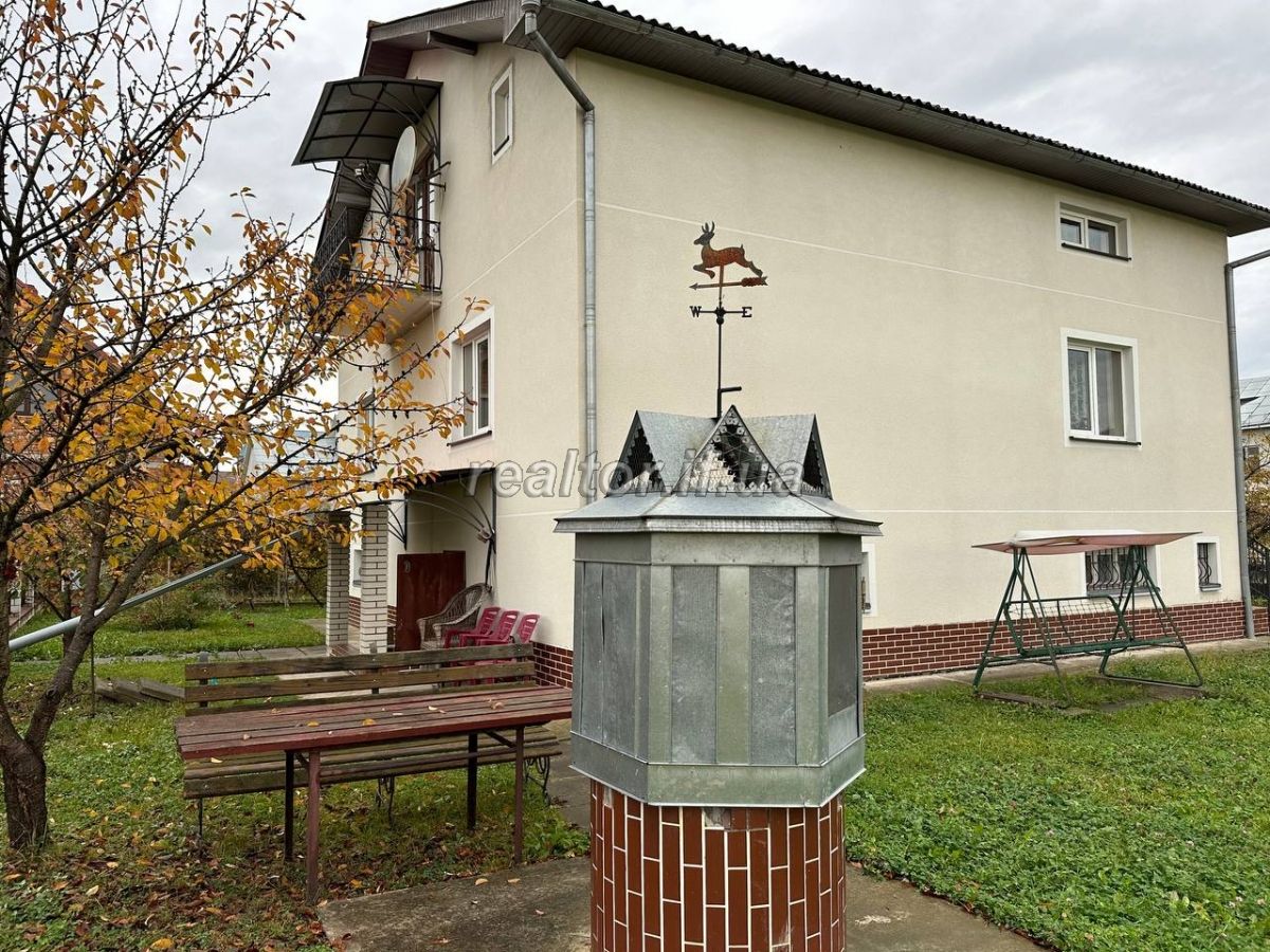 Prodazh_budynku_hotovoho_do_prozhyvannya_z_remontom_v_seli_Uhryniv__22704_2_1698774035.jpeg