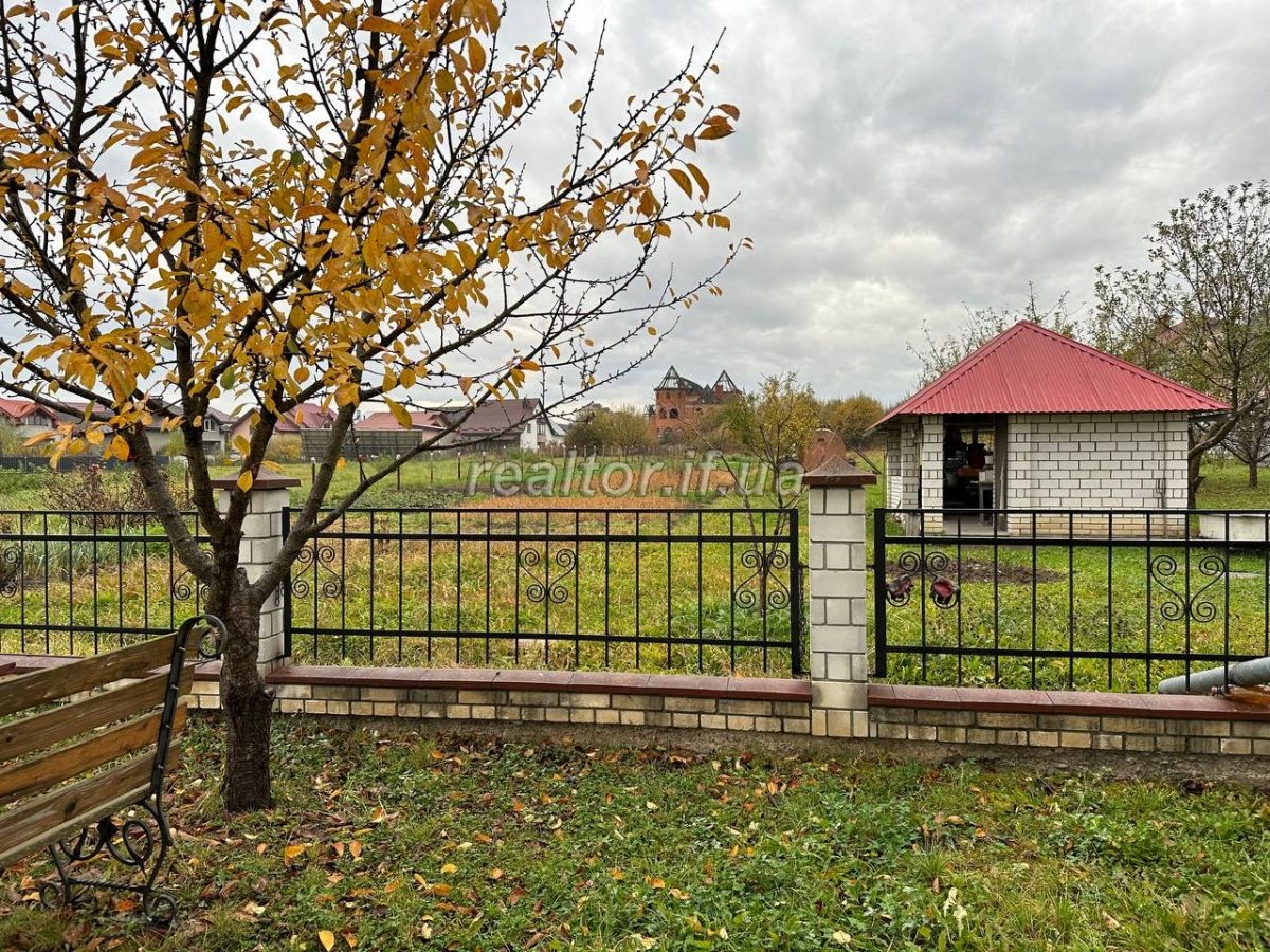 Prodazh_budynku_hotovoho_do_prozhyvannya_z_remontom_v_seli_Uhryniv__22704_33_1698774040.jpeg