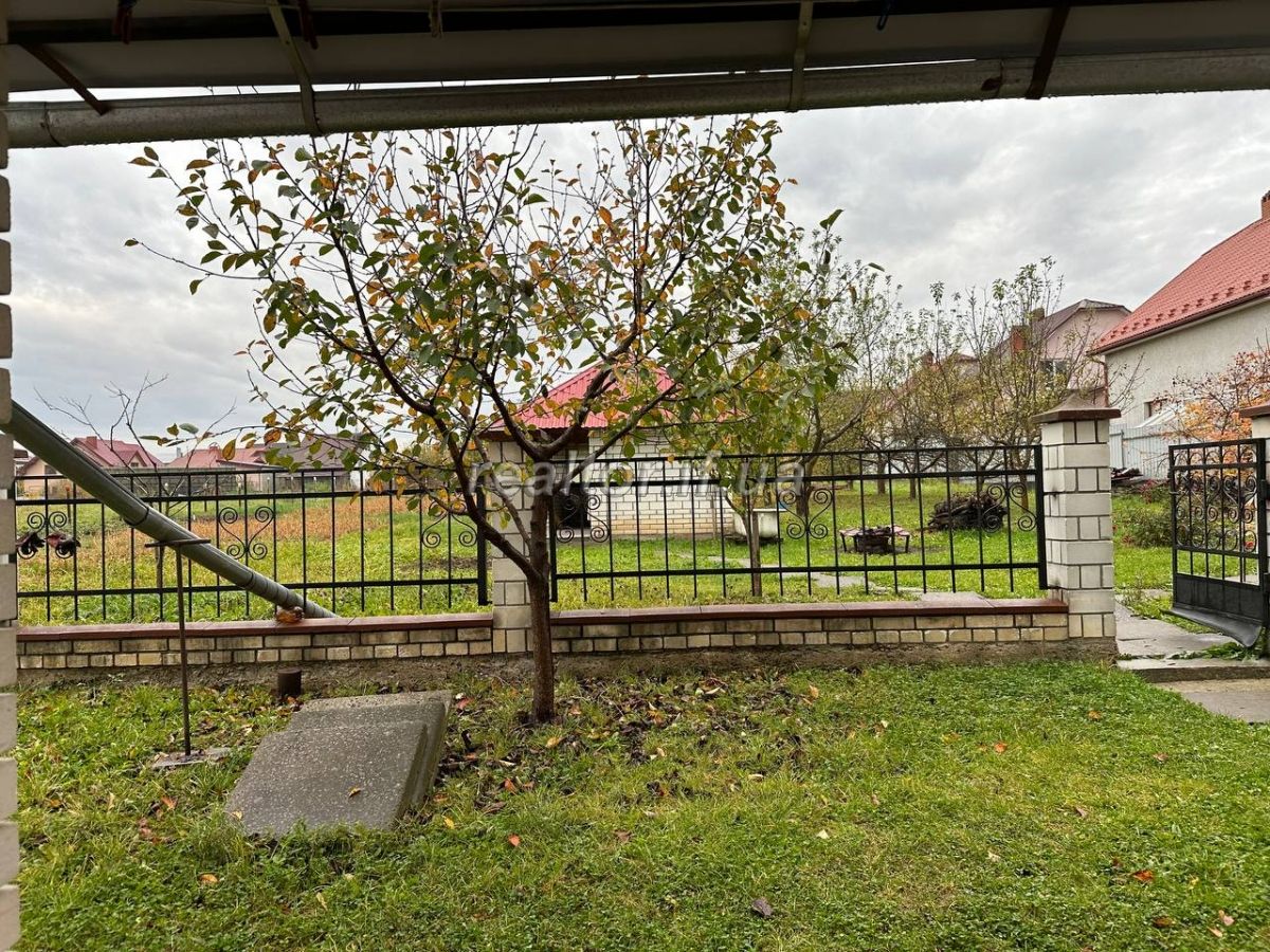 Prodazh_budynku_hotovoho_do_prozhyvannya_z_remontom_v_seli_Uhryniv__22704_35_1698774040.jpeg