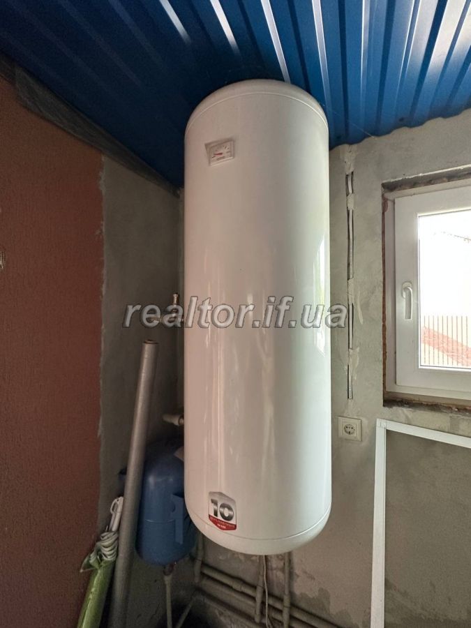 Prodazh_budynku_v_Uhornykakh_velykoyi_ploshchi_z_remontom_ta_meblyamy_22441_10_1686579452.jpeg