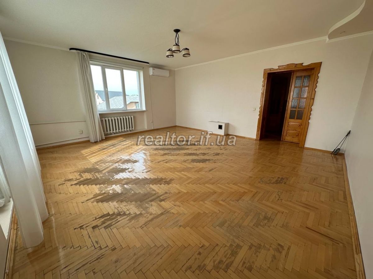 Prodazh_budynku_v_Uhornykakh_velykoyi_ploshchi_z_remontom_ta_meblyamy_22441_16_1686579453.jpeg