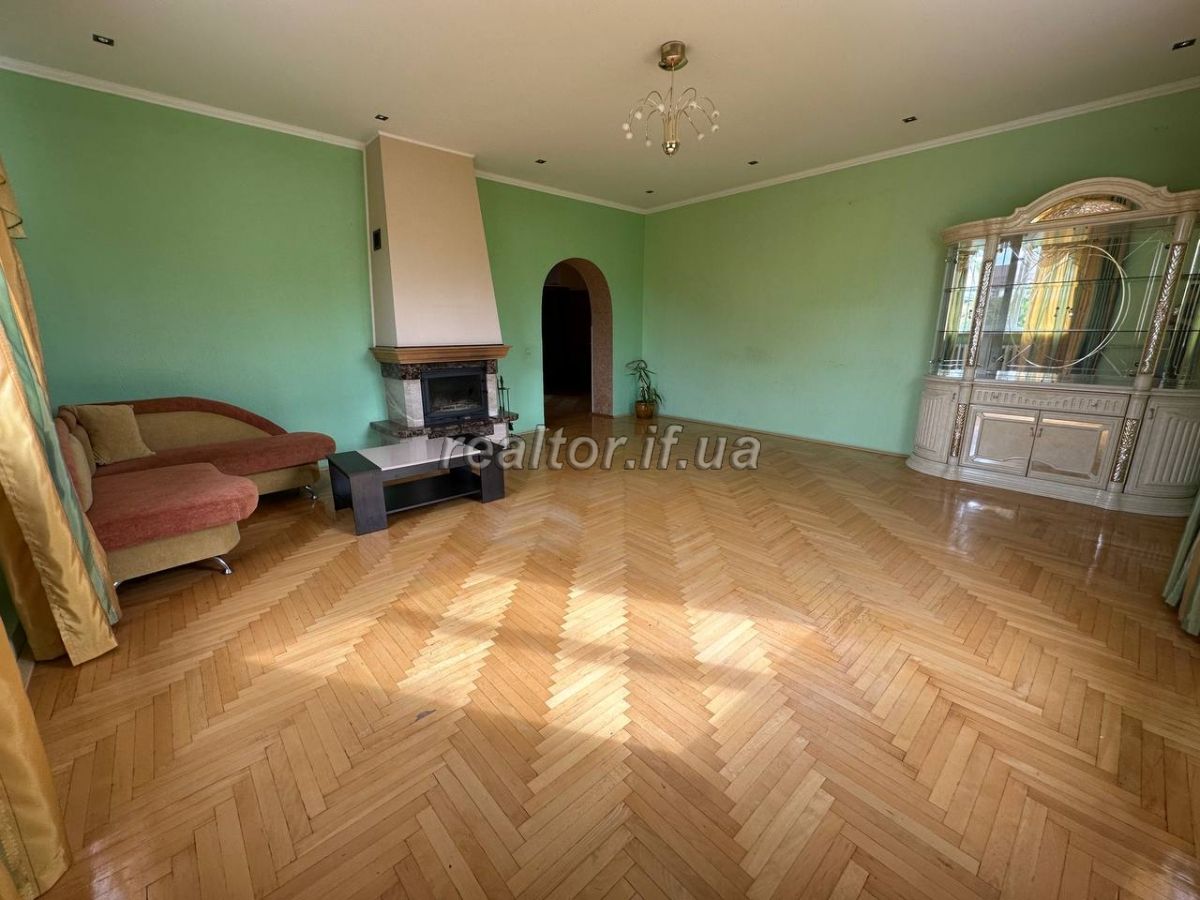Prodazh_budynku_v_Uhornykakh_velykoyi_ploshchi_z_remontom_ta_meblyamy_22441_30_1686579455.jpeg
