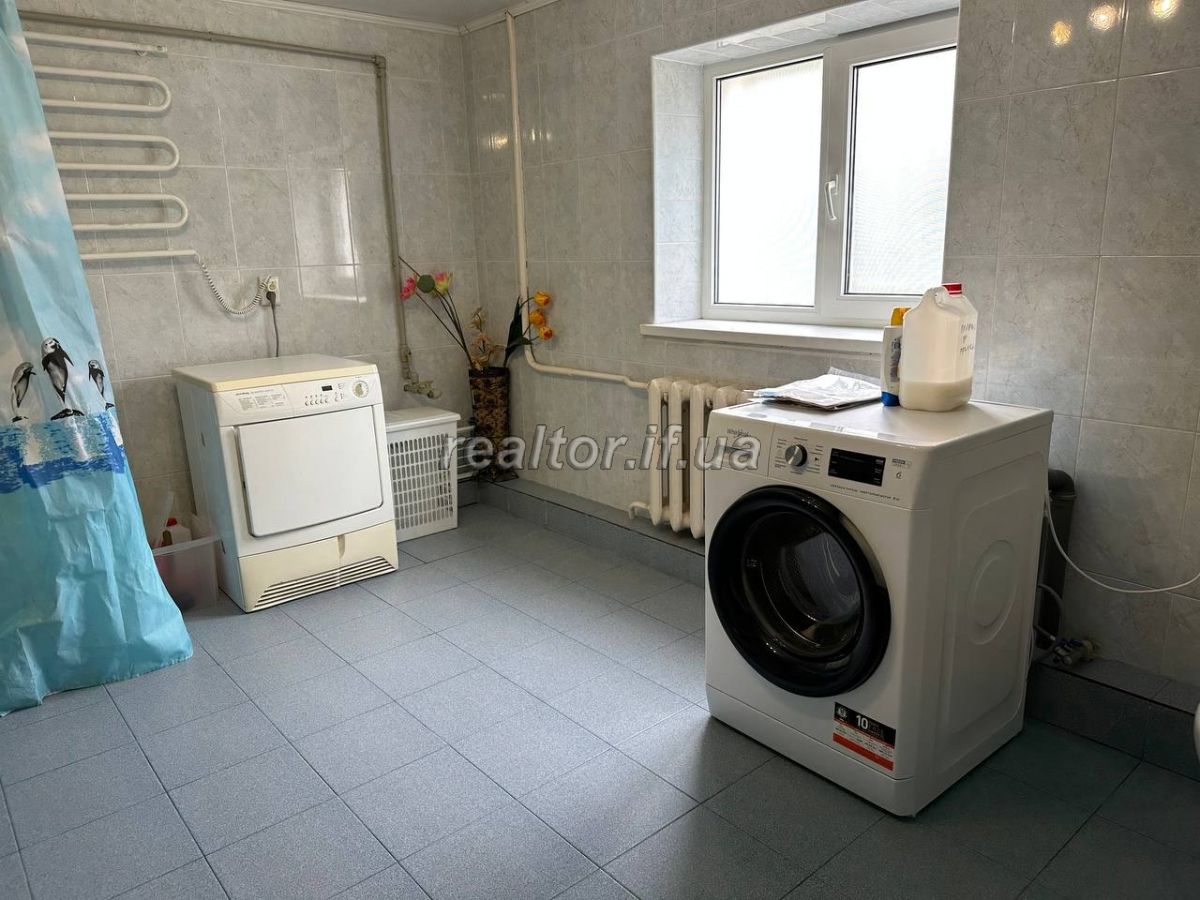 Prodazh_budynku_v_Uhornykakh_velykoyi_ploshchi_z_remontom_ta_meblyamy_22441_45_1686579457.jpeg