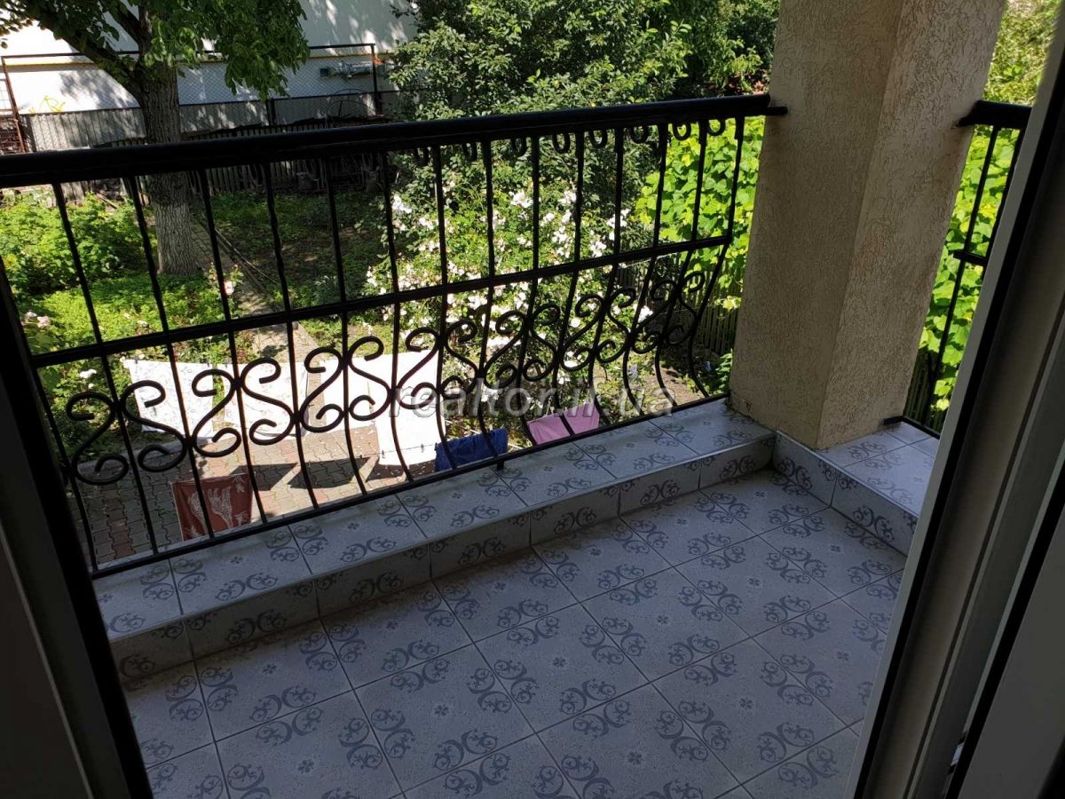 Prodazh_budynku_v_tsentri_mista_Ivano-Frankivska_z_vlasnym_podvir«yam_18054_2_1593700884.jpg