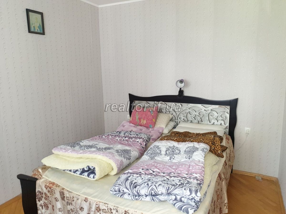 Prodazh_budynku_v_tsentri_mista_Ivano-Frankivska_z_vlasnym_podvir«yam_18054_4_1593700830.jpg