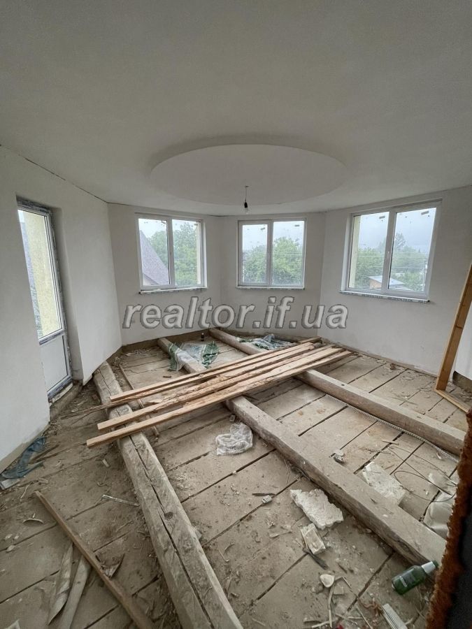 Prodazh_budynku_v_zatyshnii_lokatsiyi_mista_poruch_z_miskym_ozerom_21875_20_1663075201.jpeg
