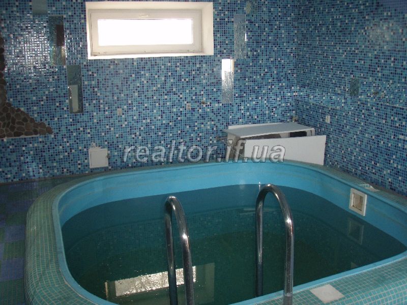 Prodazh_diyuchyi_biznes_-_sauna_ta_kafe_v_tsentri_m_Tlumach_4204_5_1364206887.jpg