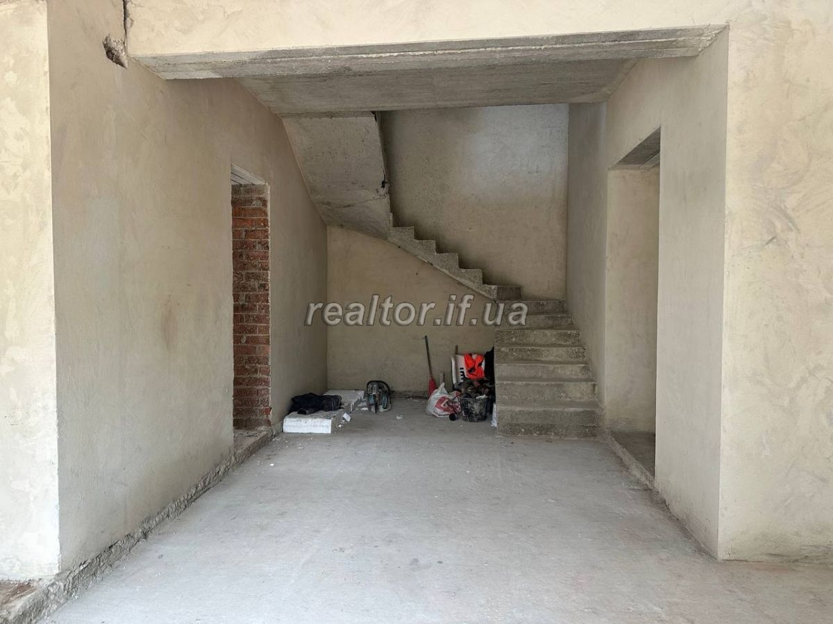 Prodazh_dupleksu_z_miskymy_komunikatsiyamy_v_seli_Vovchynets_vulytsya_Patriarkha_Volodymyra_23587_12_1749742475.jpeg