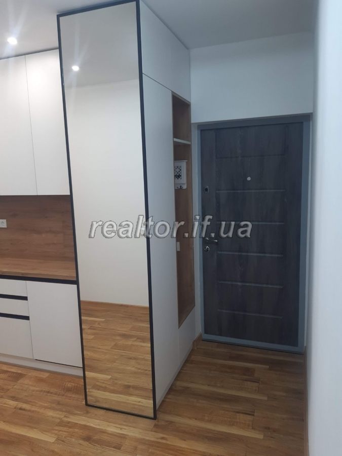 Prodazh_dvokimnatnoyi_kvartyry_z_remontom_v_tsentralnii_chastyni_mista_po_vulytsi_Vysochana_23807_2_1747644460.jpeg