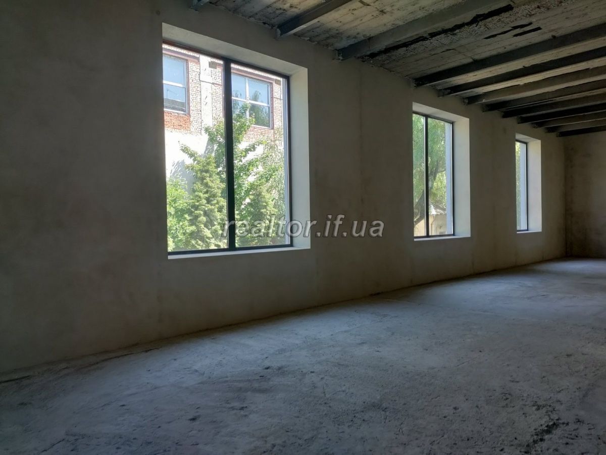 Prodazh_dvopoverkhovoho_prymishchennya_v_tsentralnii_chastyni_mista_kolyshnii_mahazyn_VOPAK_20397_10_1685714893.jpeg