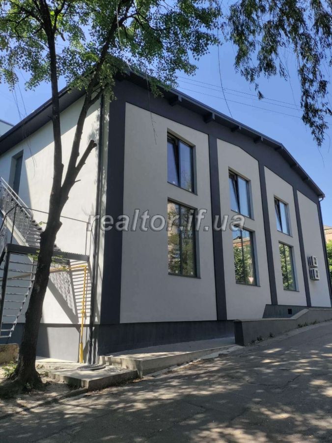Prodazh_dvopoverkhovoho_prymishchennya_v_tsentralnii_chastyni_mista_kolyshnii_mahazyn_VOPAK_20397_2_1685714892.jpeg