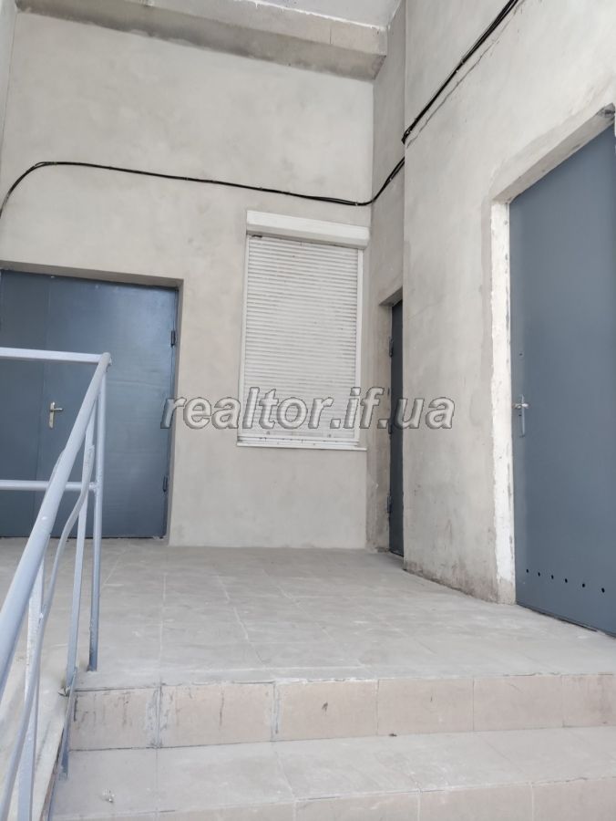 Prodazh_dvopoverkhovoho_prymishchennya_v_tsentralnii_chastyni_mista_kolyshnii_mahazyn_VOPAK_20397_4_1685714892.jpeg