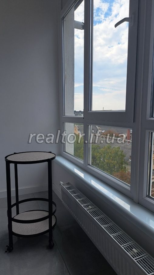 Prodazh__dvorivnevoyi_kvartyry__v_tsentralnii_chastyni_mista_poruch_z_miskym_parkom_im__Shevchenka_23470_24_1732713569.jpeg