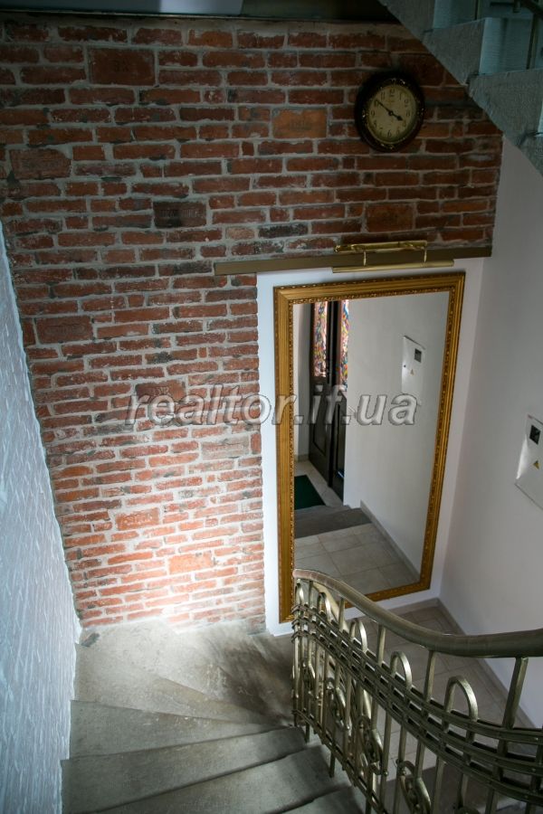 Prodazh_eksklyuzyvnoyi_kvartyry_v_budynku_na_dvi_sim«yi_iz_zakrytoyu_terytoriyeyu_po_vulytsi_Shopena_18450_12_1599666779.jpg