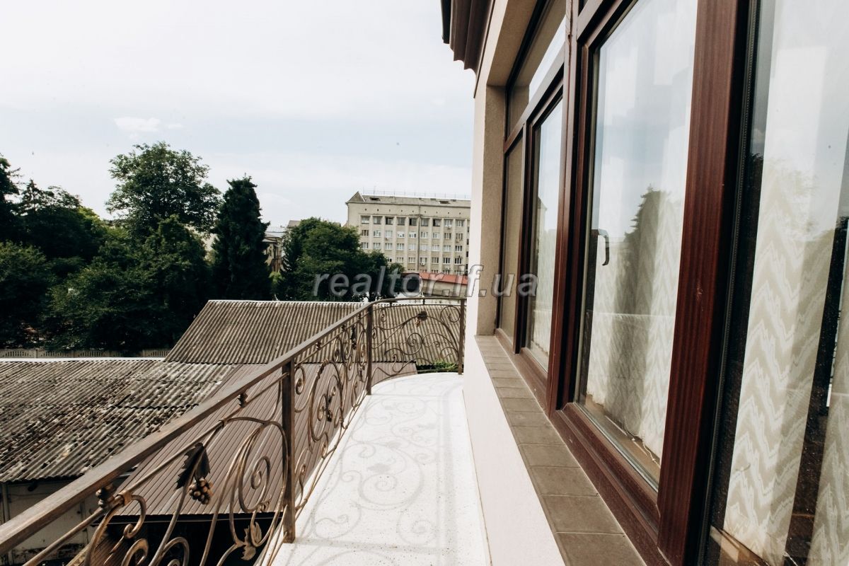 Prodazh_eksklyuzyvnoyi_kvartyry_v_budynku_na_dvi_sim«yi_iz_zakrytoyu_terytoriyeyu_po_vulytsi_Shopena_18450_14_1625841301.jpeg