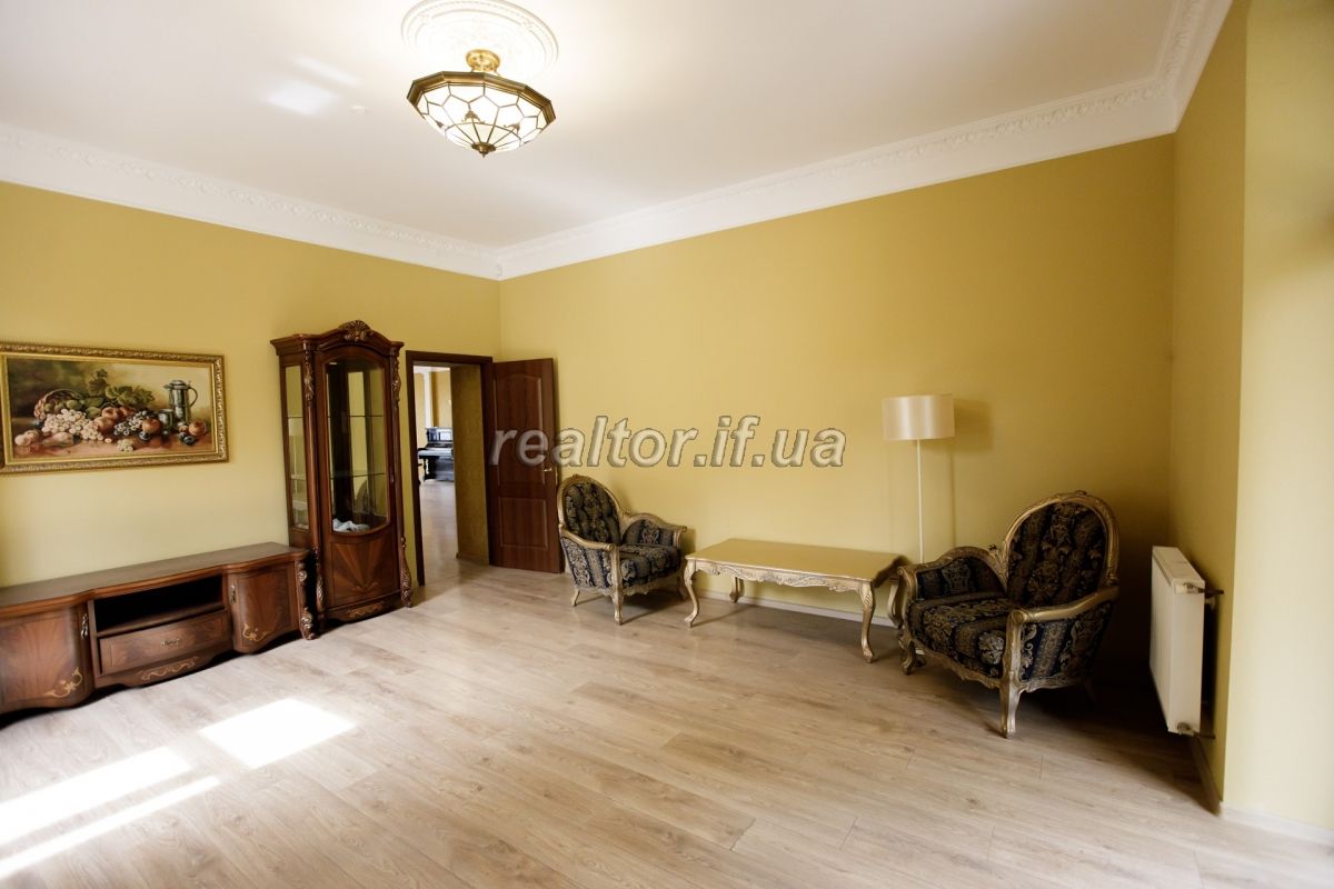 Prodazh_eksklyuzyvnoyi_kvartyry_v_budynku_na_dvi_sim«yi_iz_zakrytoyu_terytoriyeyu_po_vulytsi_Shopena_18450_17_1625841302.jpeg