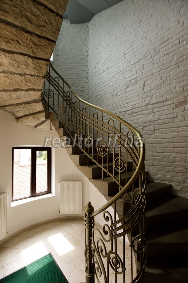 Prodazh_eksklyuzyvnoyi_kvartyry_v_budynku_na_dvi_sim«yi_iz_zakrytoyu_terytoriyeyu_po_vulytsi_Shopena_18450_1_1625841296.jpeg