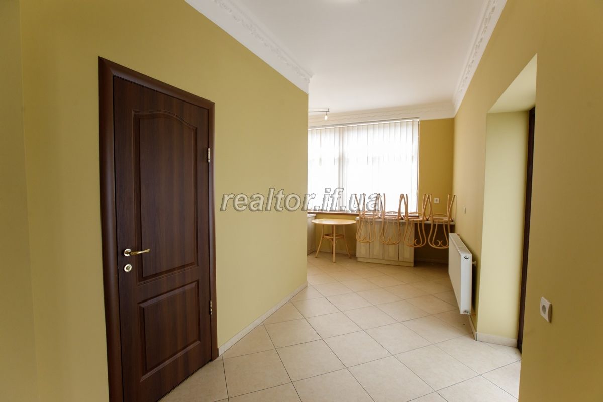 Prodazh_eksklyuzyvnoyi_kvartyry_v_budynku_na_dvi_sim«yi_iz_zakrytoyu_terytoriyeyu_po_vulytsi_Shopena_18450_9_1625841299.jpeg