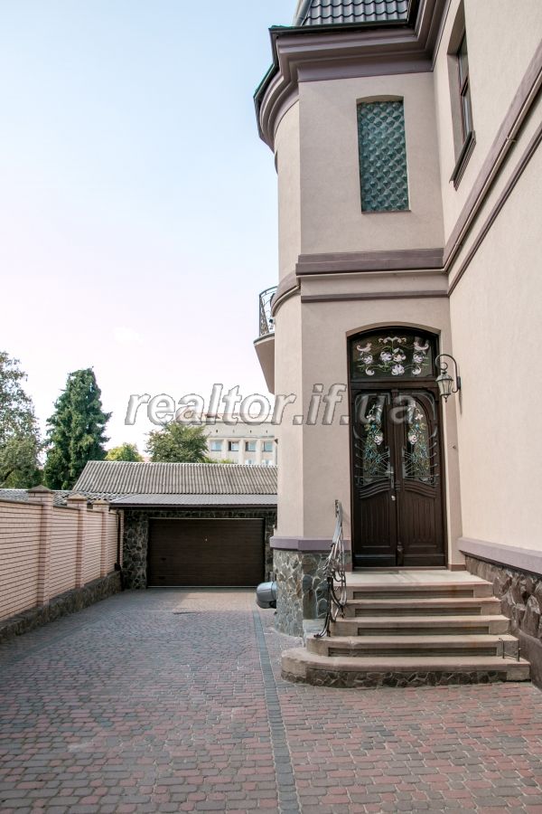 Prodazh_eksklyuzyvnoyi_kvartyry_v_budynku_na_dvi_simyi_iz_zakrytoyu_terytoriyeyu_po_vulytsi_Shopena_18450_9_1599665824.jpg