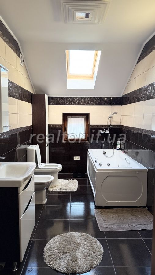 Prodazh_elitnoho_budynku_v_Bukoveli_23606_1_1743493294.jpeg