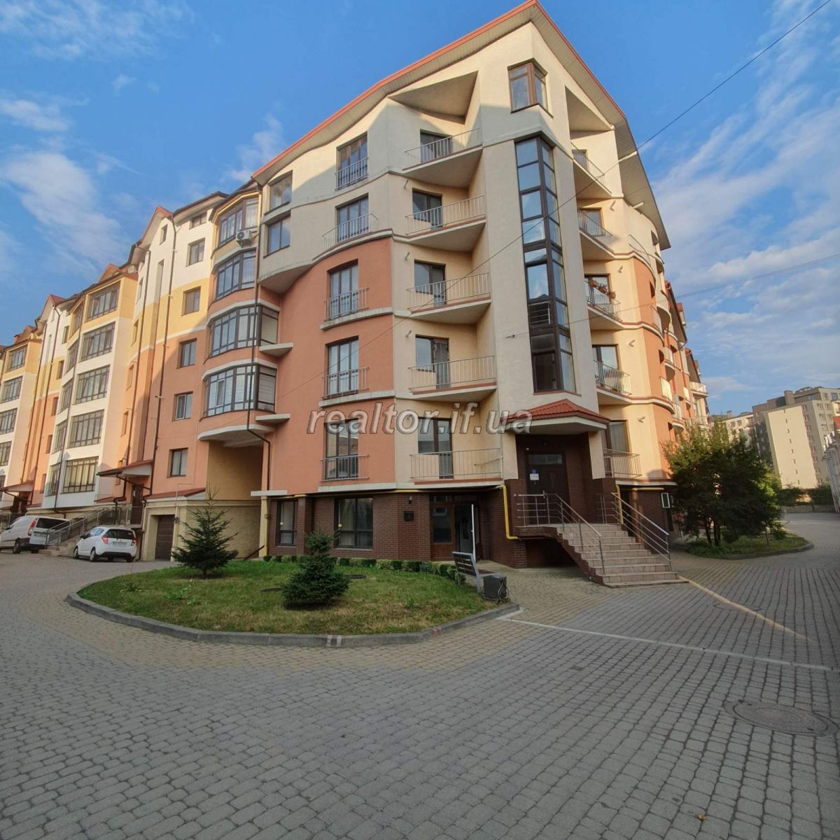 Prodazh_harazhu_velykoyi_ploshchi_nepodalik_tsentru__mista_23214_0_1723537414.jpeg