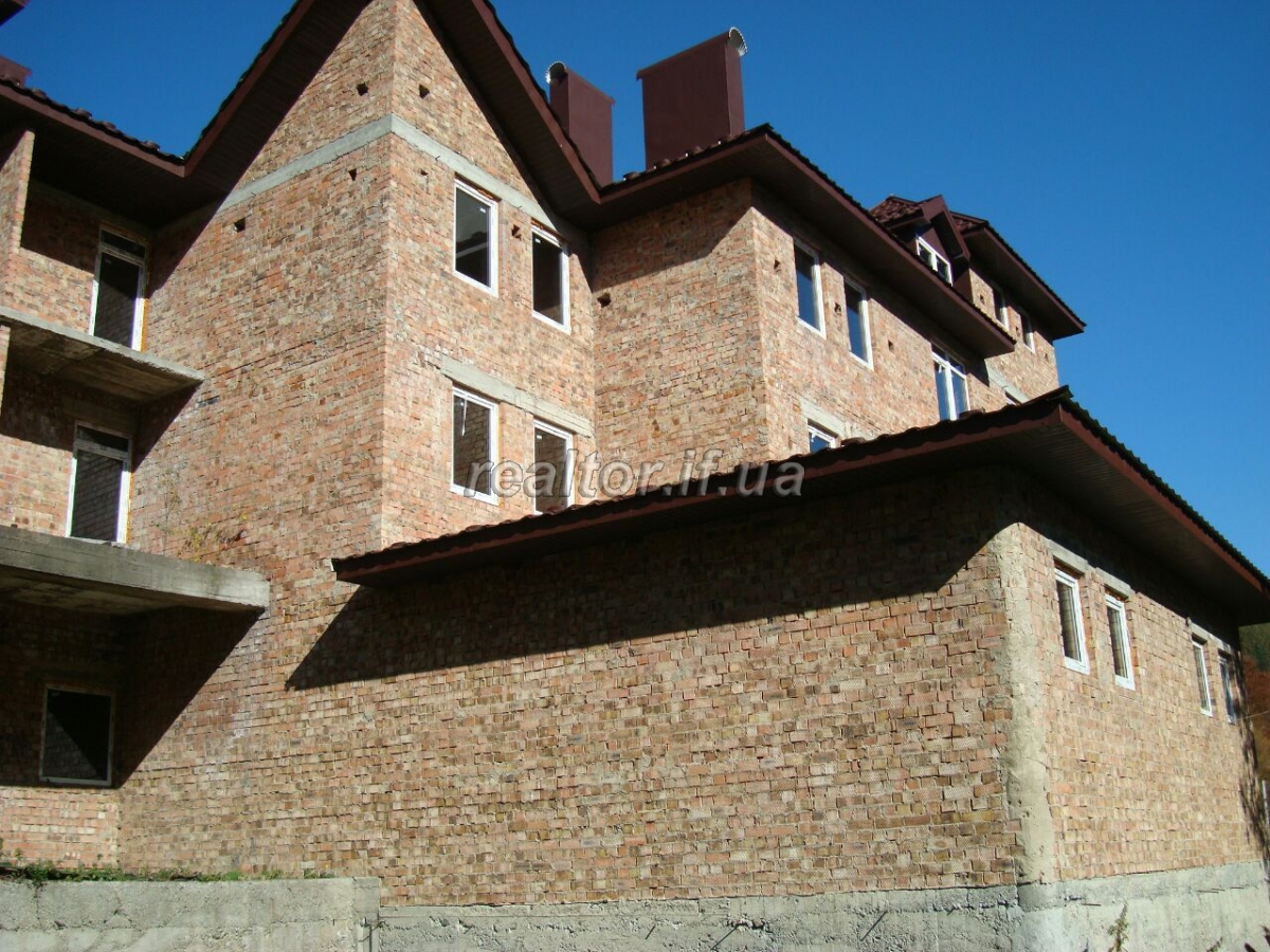 Prodazh_hotelnoho_kompleksu_v_Kolomyiskomu_raioni_15653_11_1543926491.jpg