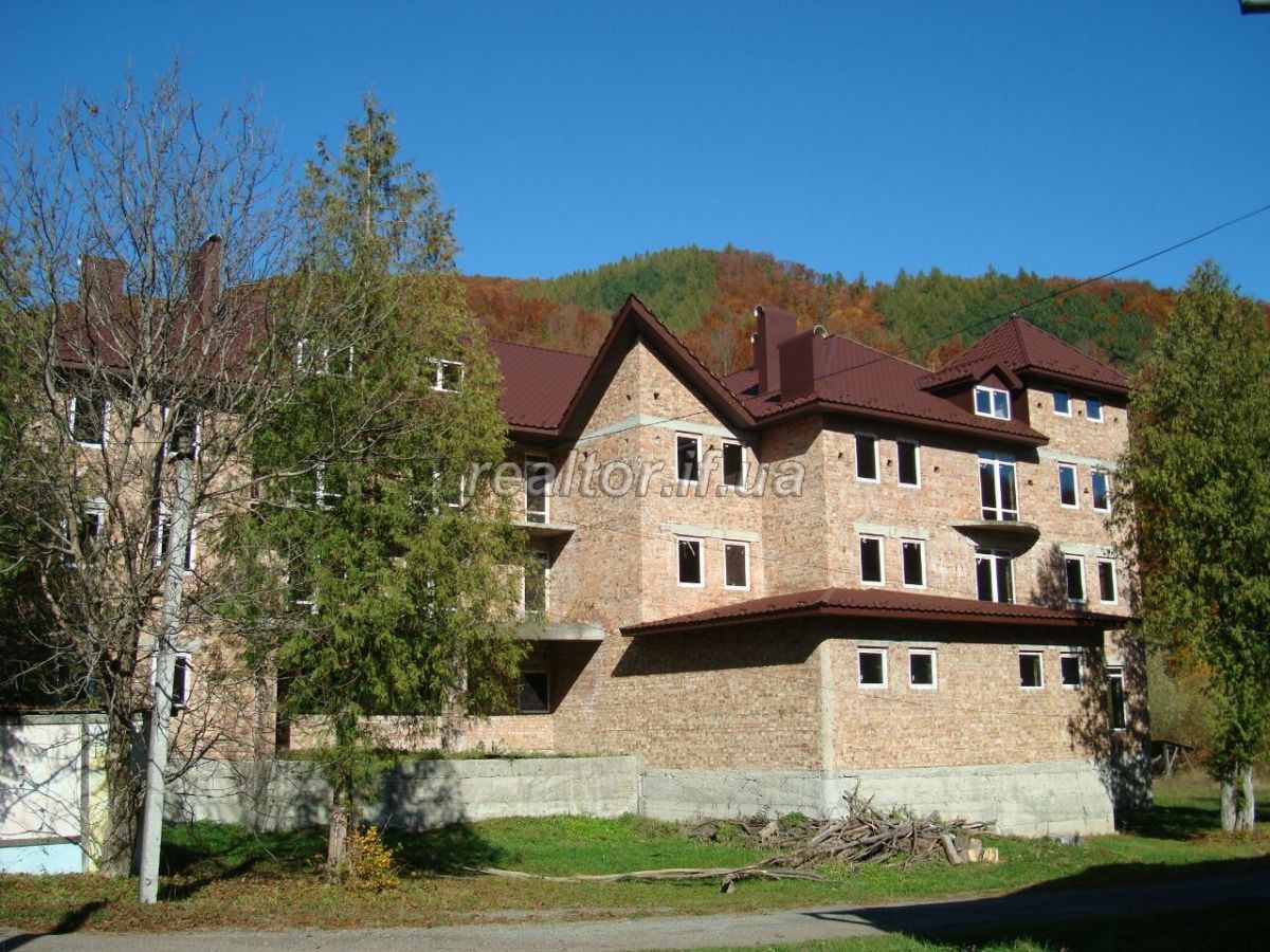 Prodazh_hotelnoho_kompleksu_v_Kolomyiskomu_raioni_15653_13_1543926492.jpg