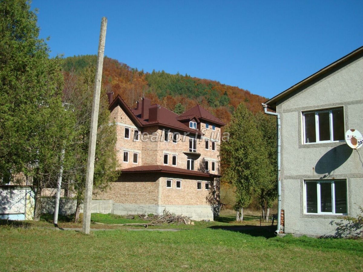 Prodazh_hotelnoho_kompleksu_v_Kolomyiskomu_raioni_15653_14_1543926492.jpg