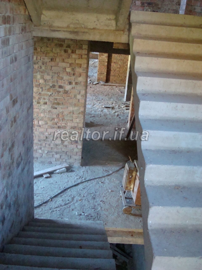Prodazh_hotelnoho_kompleksu_v_Kolomyiskomu_raioni_15653_22_1543926497.jpg