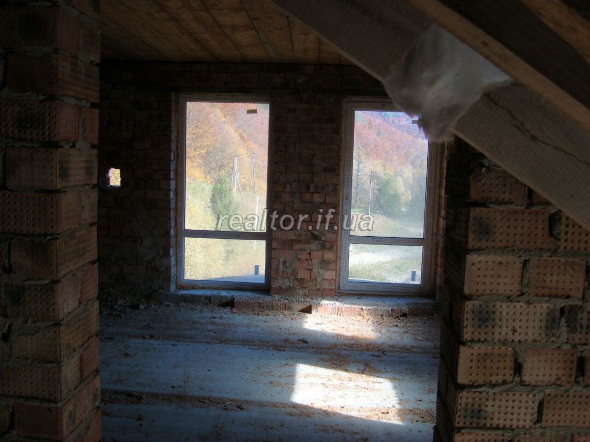 Prodazh_hotelnoho_kompleksu_v_Kolomyiskomu_raioni_15653_4_1543926487.jpg