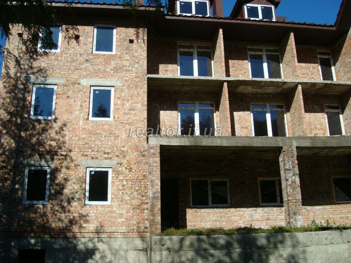 Prodazh_hotelnoho_kompleksu_v_Kolomyiskomu_raioni_15653_7_1543926488.jpg