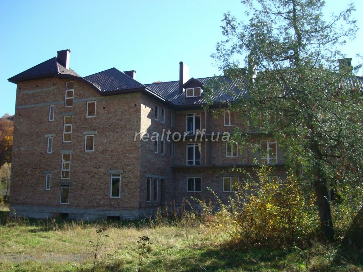 Prodazh_hotelnoho_kompleksu_v_Kolomyiskomu_raioni_15653_8_1543926489.jpg