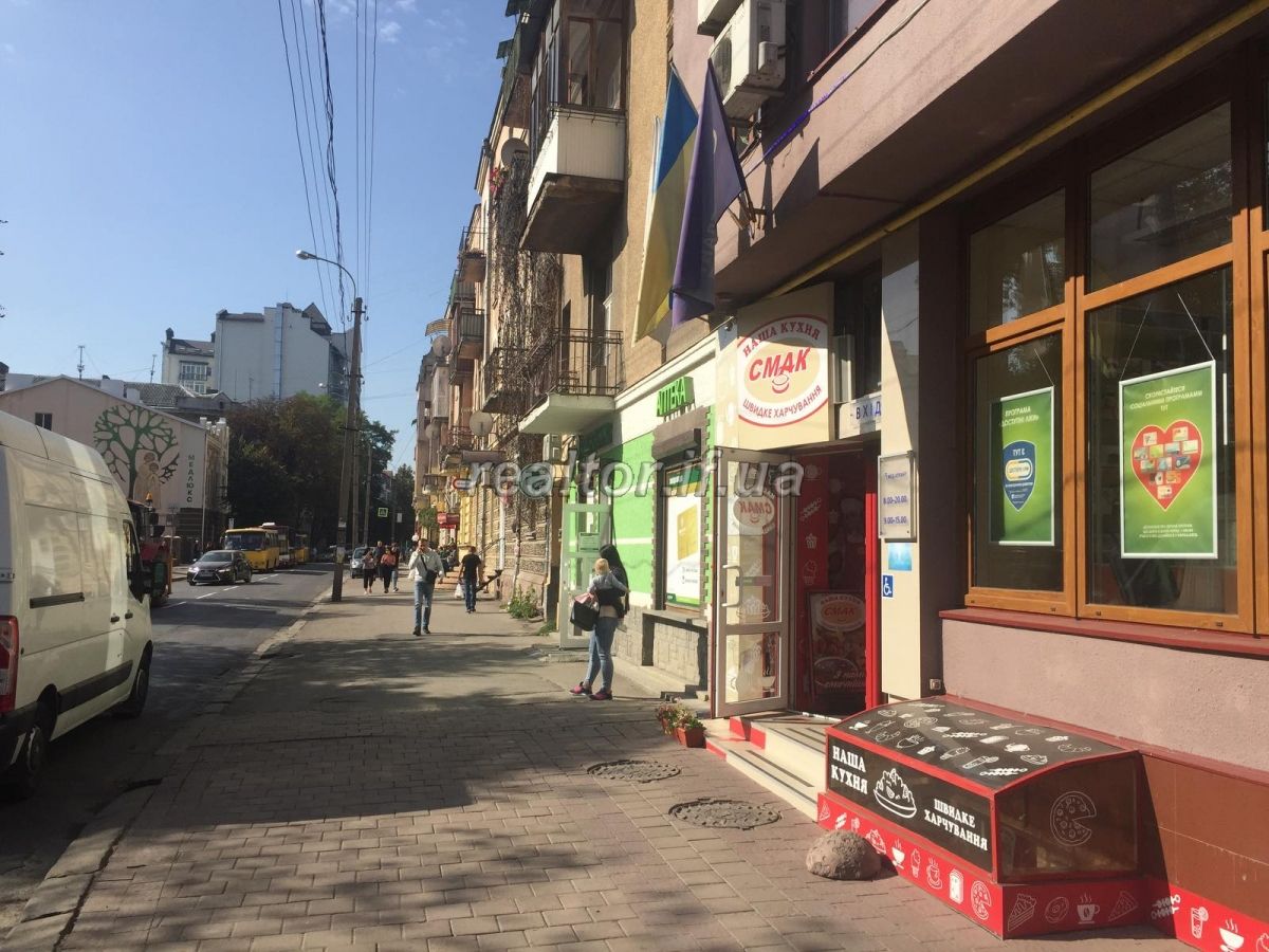 Prodazh_hotovoho_biznesu_v_tsentralnii_chastyni_mista_v_nadzvychaino_prokhidnomu_mistsi_18602_7_1601453775.jpg