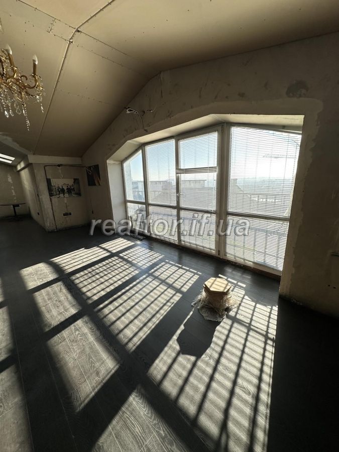 Prodazh_kvartyry_nezavershenyi_remont_mansardnoho_typu_po_vulytsi__Nezalezhnosti_23509_4_1734620160.jpeg