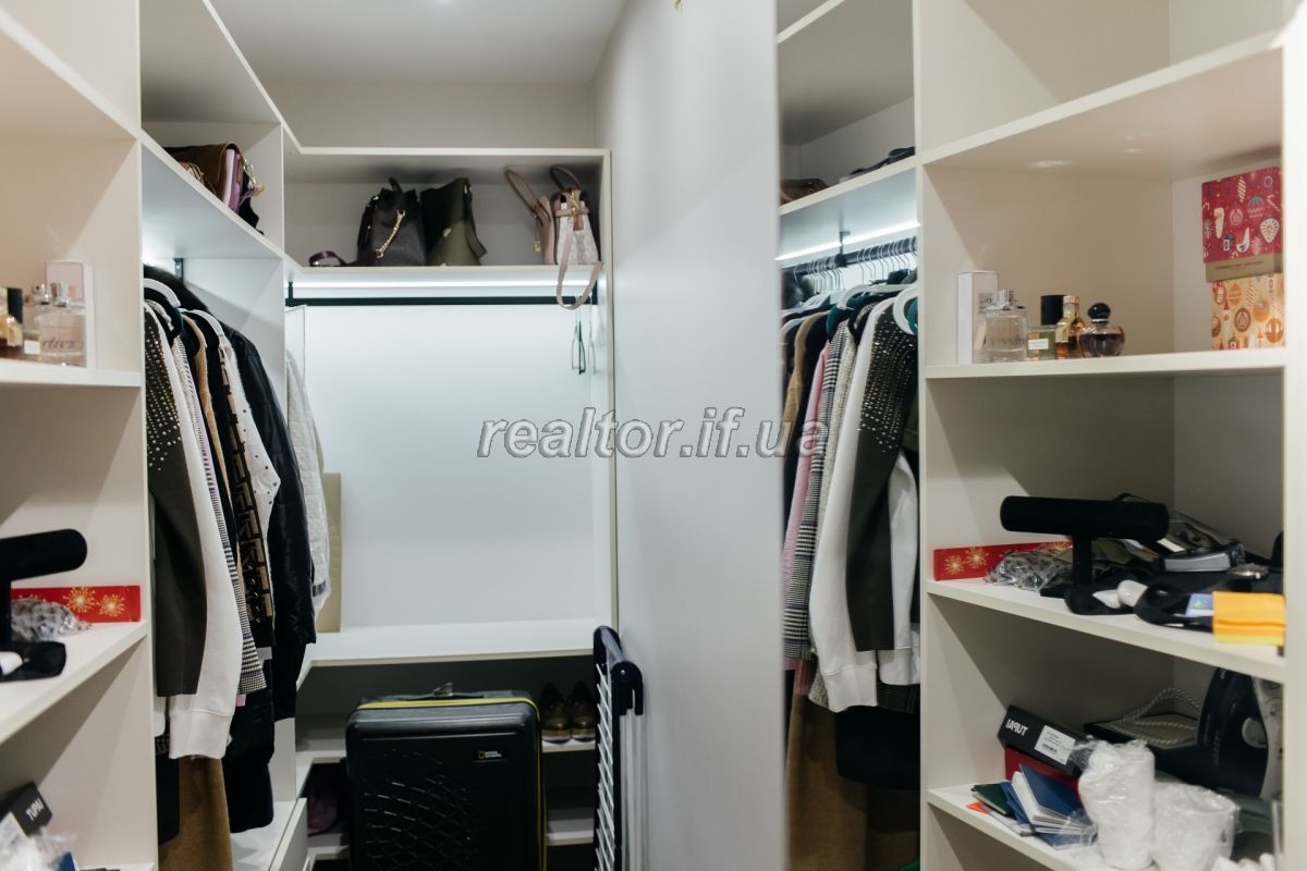 Prodazh_kvartyry_v_budynku_elit_klasu_na_berezi_miskoho_ozera_po_vulytsi_Hetmana_Mazepy_22834_12_1705052497.jpeg