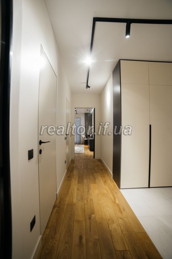 Prodazh_kvartyry_v_budynku_elit_klasu_na_berezi_miskoho_ozera_po_vulytsi_Hetmana_Mazepy_22834_2_1705052495.jpeg