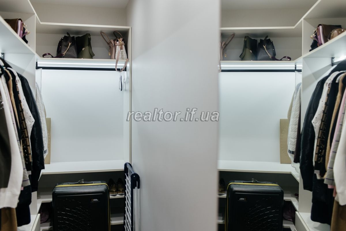 Prodazh_kvartyry_v_budynku_elit_klasu_na_berezi_miskoho_ozera_po_vulytsi_Hetmana_Mazepy_22834_6_1705052495.jpeg