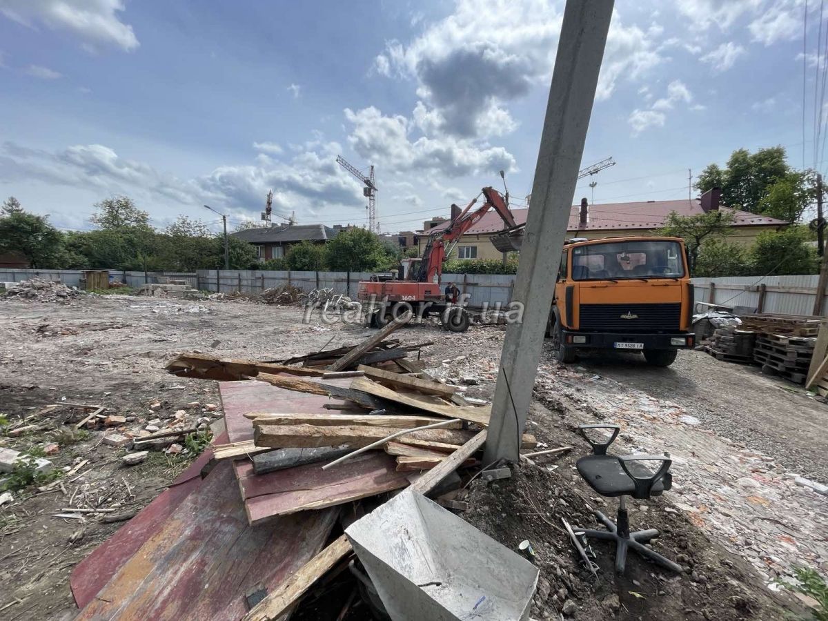 Prodazh_kvartyry_v_klubnomu_budynku_v_tsentri_Ivano-Frankivska_-_vulytsya_Slavy_Stetsko_23802_5_1747395136.jpeg