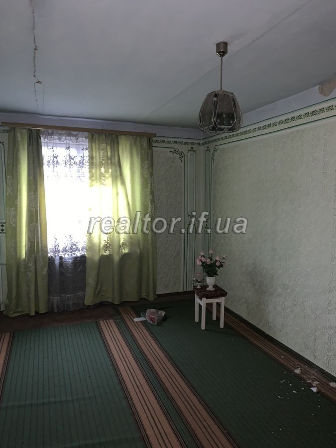Prodazh_kvartyry_v_malopoverkhovomu_budynku_z_harazhem_iz_prybudynkovoyu_terytoriyeyu_20633_11_1629444939.jpeg