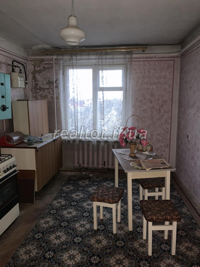 Prodazh_kvartyry_v_malopoverkhovomu_budynku_z_harazhem_iz_prybudynkovoyu_terytoriyeyu_20633_1_1629444937.jpeg